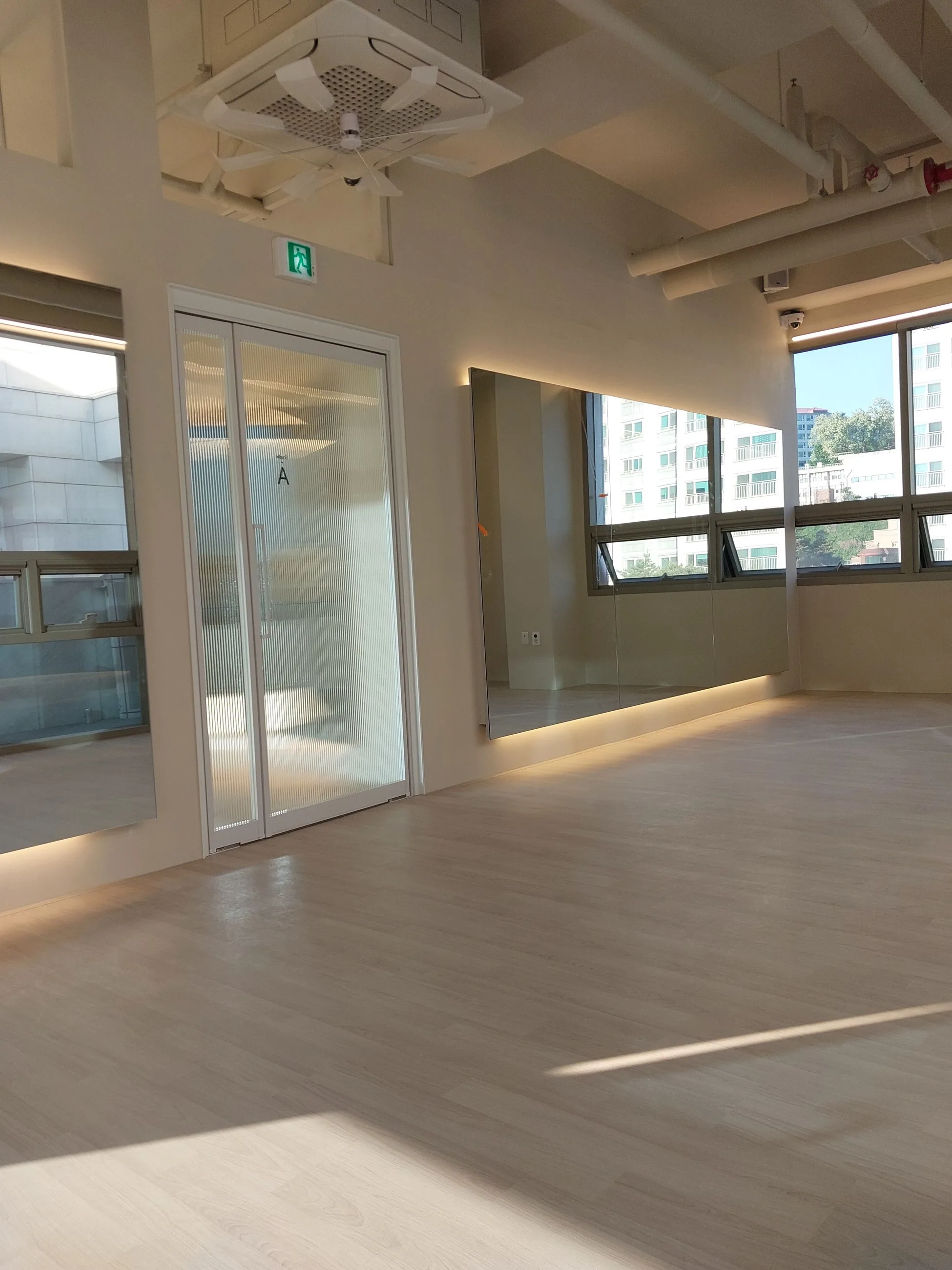 필라데스 샵 40평 — 노출천장 (2)